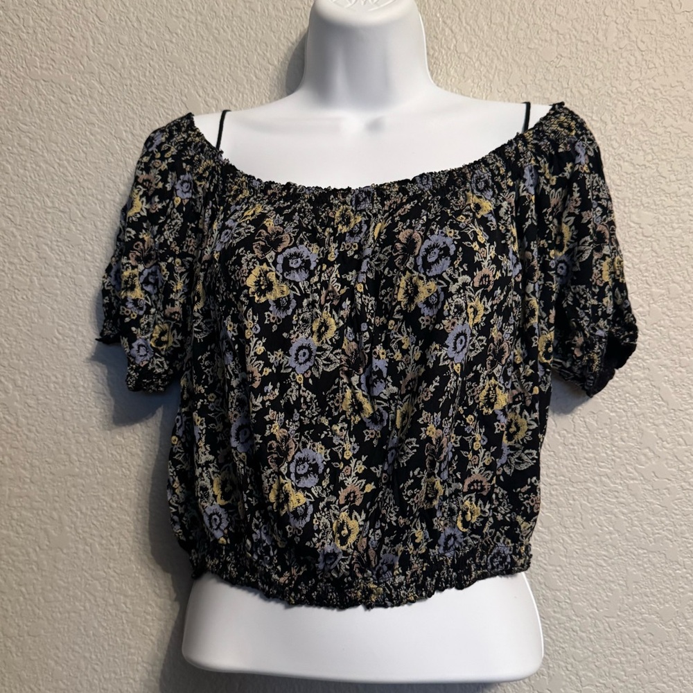 Free People off the shoulder crop black/multi color M